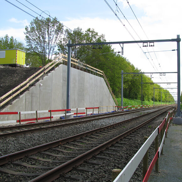 Image of Structuri de sprijin pentru calea ferata